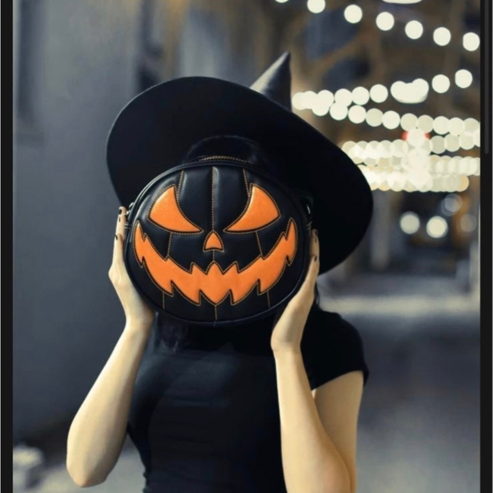 LOVE PAIN & Stitches pumpkin 🎃 kult purse
